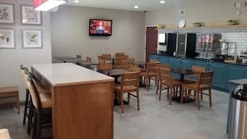 Free daily buffet breakfast