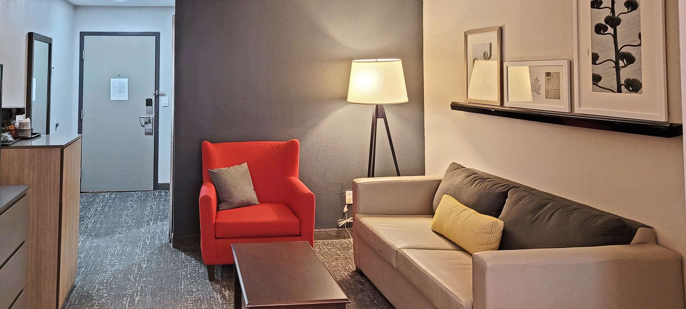 studio suite, 1 king bed, non smoking | desk, blackout curtains, iron/ironing board, free cots/infant beds