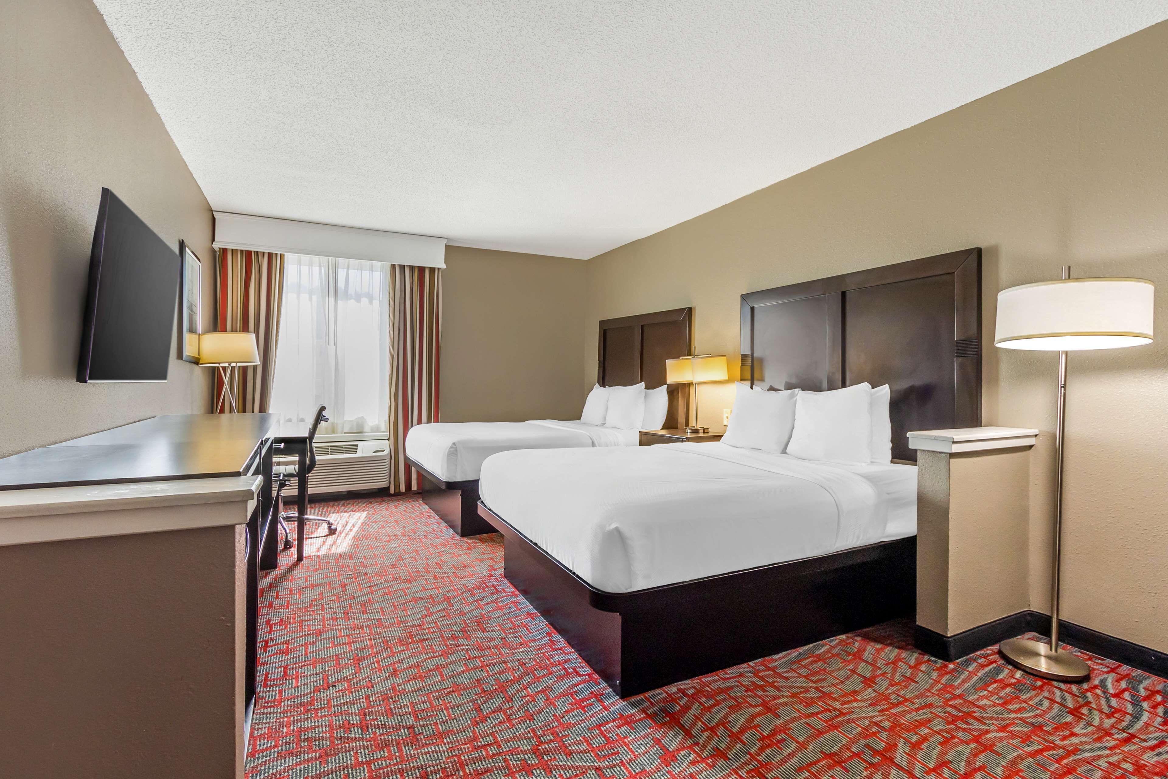 1 bedroom, premium bedding, pillow-top beds, in-room safe