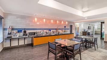 Free daily continental breakfast