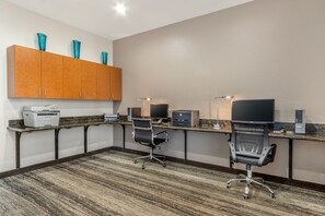 Indoor golf driving range - Comfort Inn & Suites North Charleston - Northwoods (North Charleston)