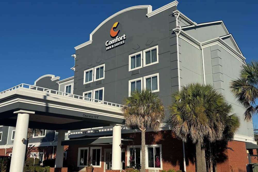 Comfort Inn & Suites North Charleston - Northwoods
