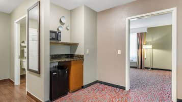 1 bedroom, premium bedding, pillowtop beds, in-room safe