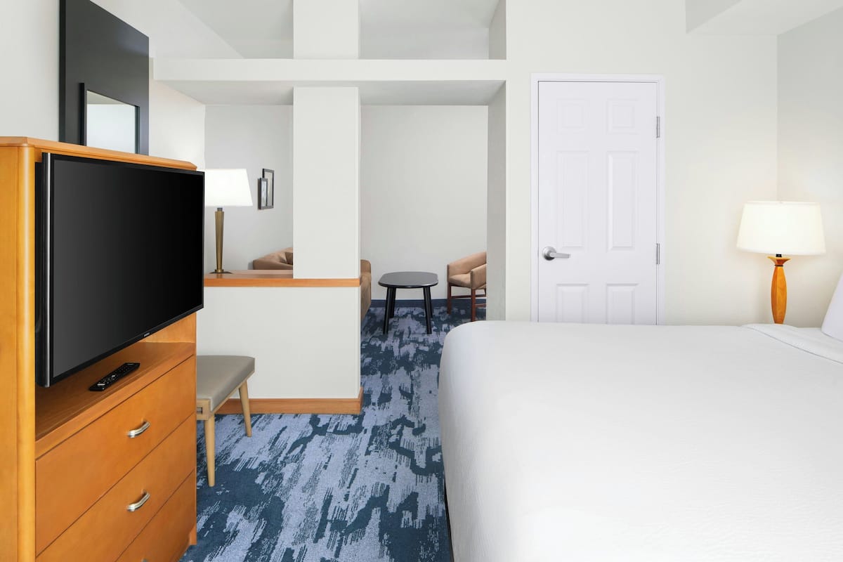 Suite, 1 cama King size y sofá cama | Caja de seguridad en la habitación y escritorio