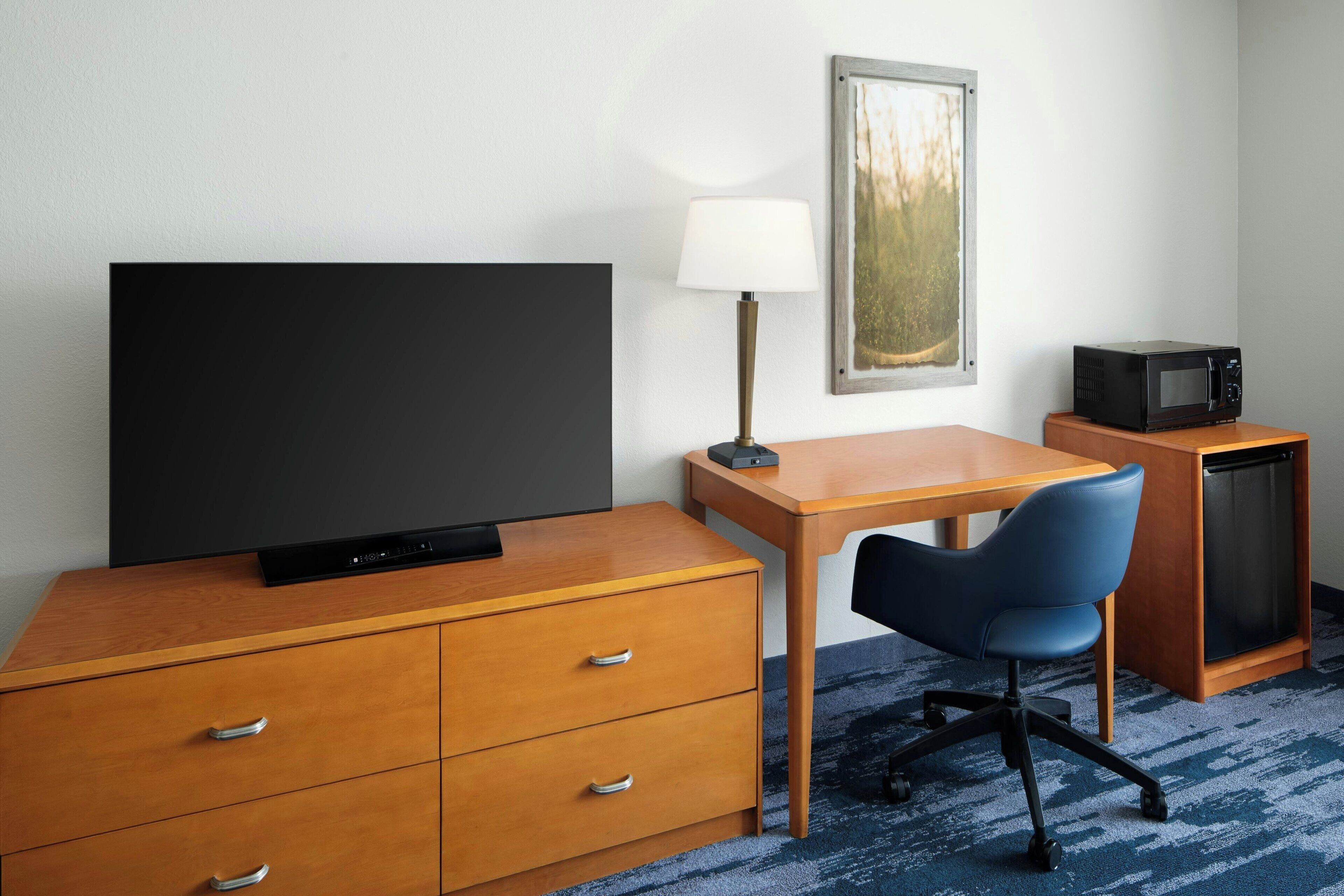 in-room safe, desk, laptop workspace, blackout curtains