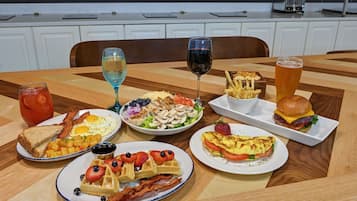 Breakfast and dinner served, American cuisine