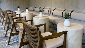 Bar junto a la piscina