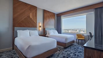 Minibar y caja de seguridad en la habitación