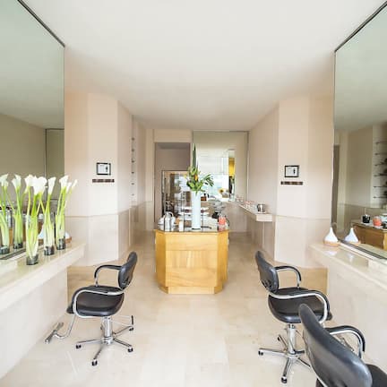 Steam room, facials, massage/treatment rooms, manicures and pedicures