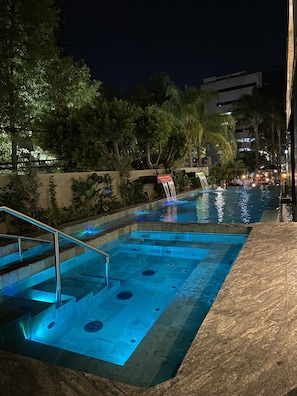 Utomhuspool