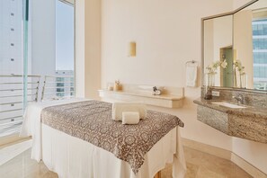 Steam room, facials, massage/treatment rooms, manicures and pedicures