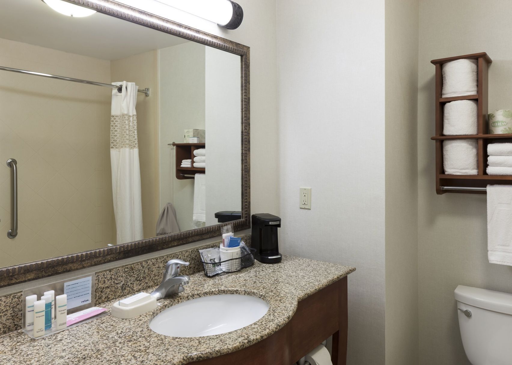 Bathroom | Free toiletries, hair dryer, towels, soap