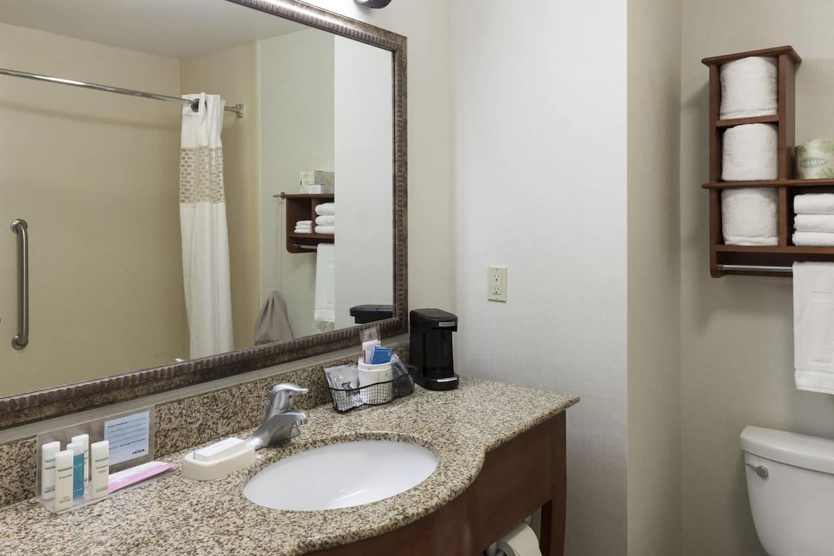 Bathroom | Free toiletries, hair dryer, towels, soap