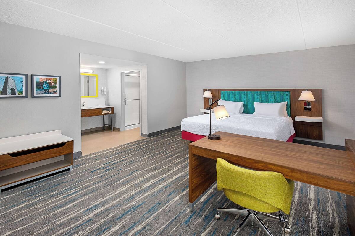 studio suite, 1 king bed, non smoking | desk, blackout curtains, iron/ironing board, free wifi