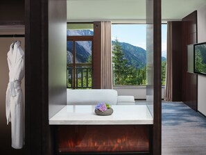 Mountain view - InterContinental Resort Jiuzhai Paradise by IHG (Ngawa Autonomous Prefecture)