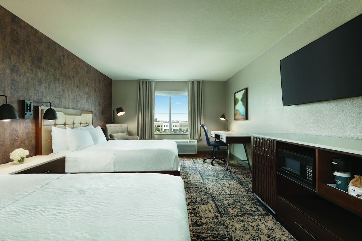 In-room safe, desk, laptop workspace, blackout curtains