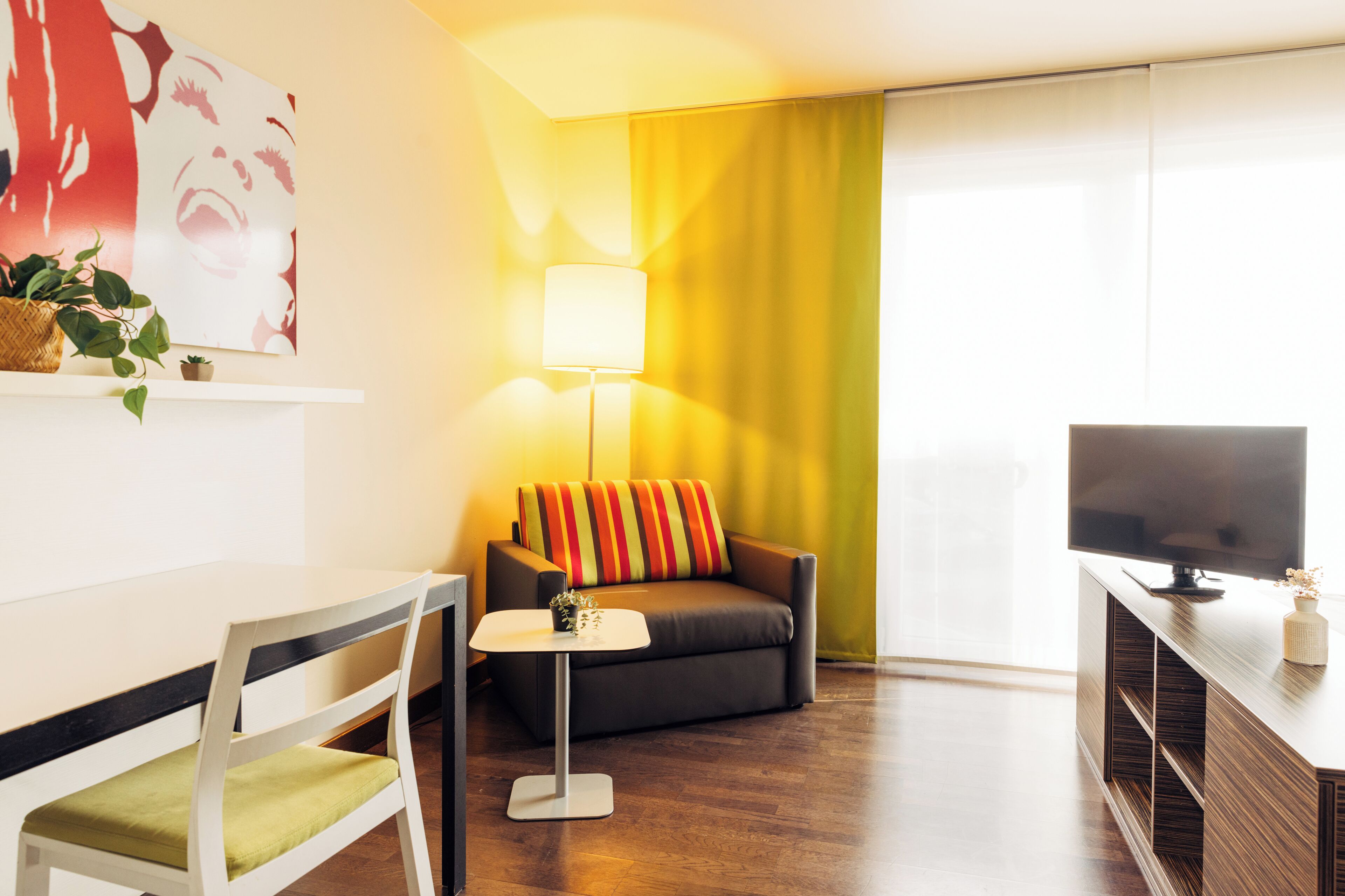 standard double room | 1 bedroom, hypo-allergenic bedding, in-room safe, desk