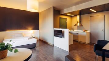 Hypo-allergenic bedding, in-room safe, desk, laptop workspace