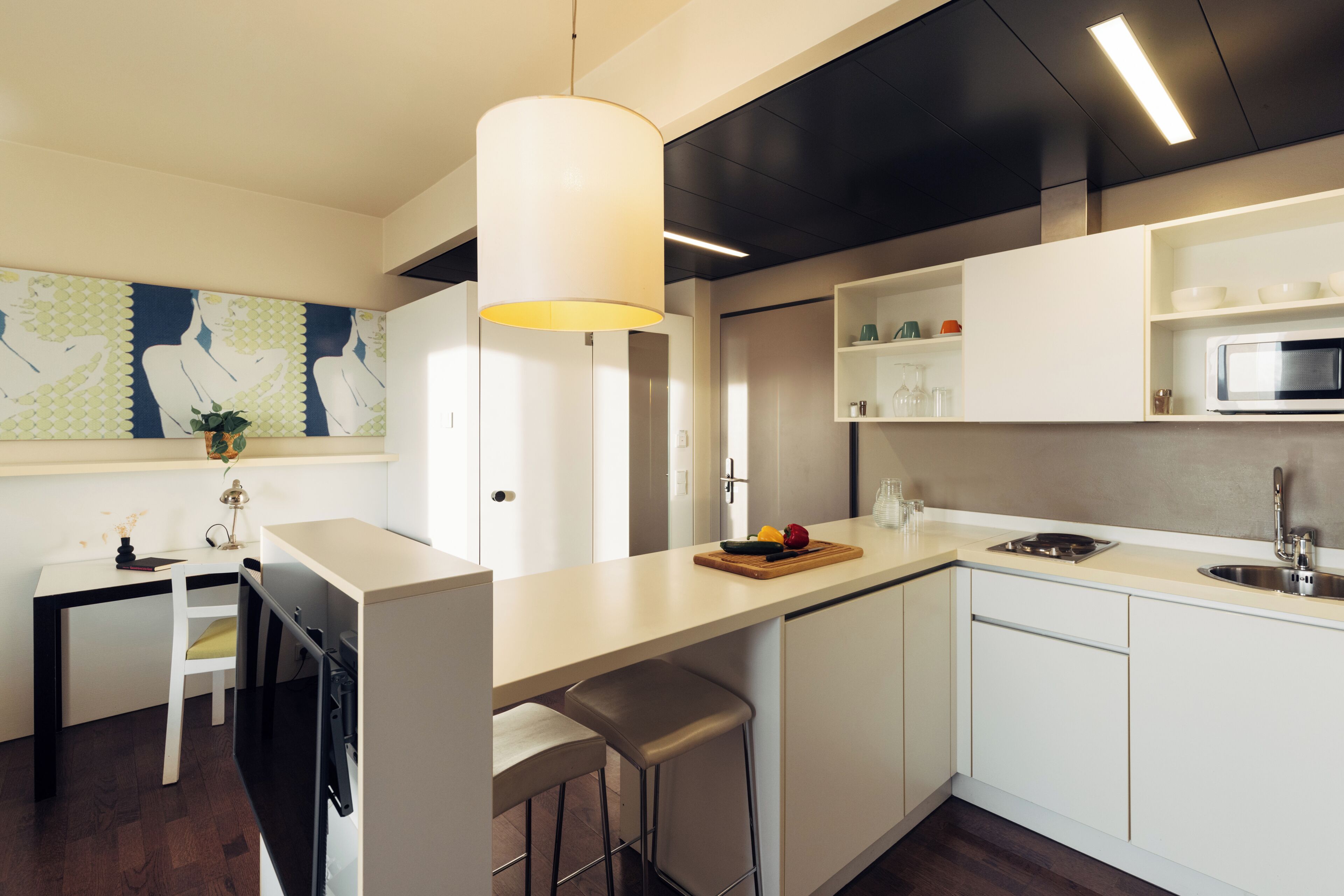 superior studio | 1 bedroom, hypo-allergenic bedding, in-room safe, desk