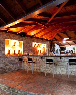 2 bars/lounges, poolside bar - Olympic Village Hotel & Spa (Archaia Olympia)