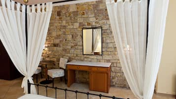 Literie hypoallergénique, matelas mémoire de forme, minibar