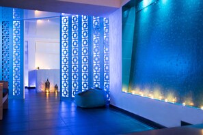 Sauna, tina de hidromasaje, baño de vapor y baño turco o hammam 
