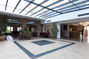 2 bars/lounges, poolside bar - Olympic Village Hotel & Spa (Archaia Olympia)