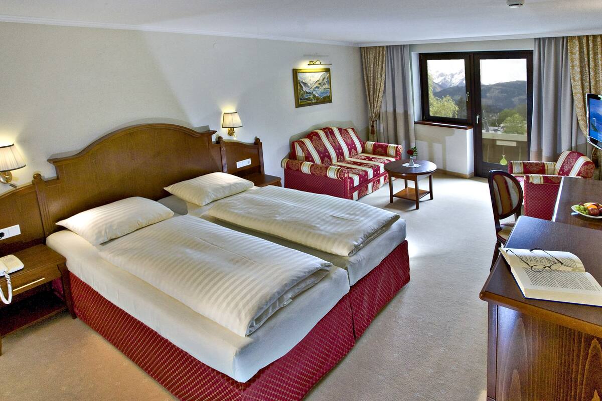 junior suite, 1 double bed, balcony, mountain view | down duvets, minibar, in-room safe, desk