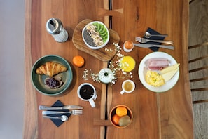 Daily buffet breakfast (EUR 13.9 per person)