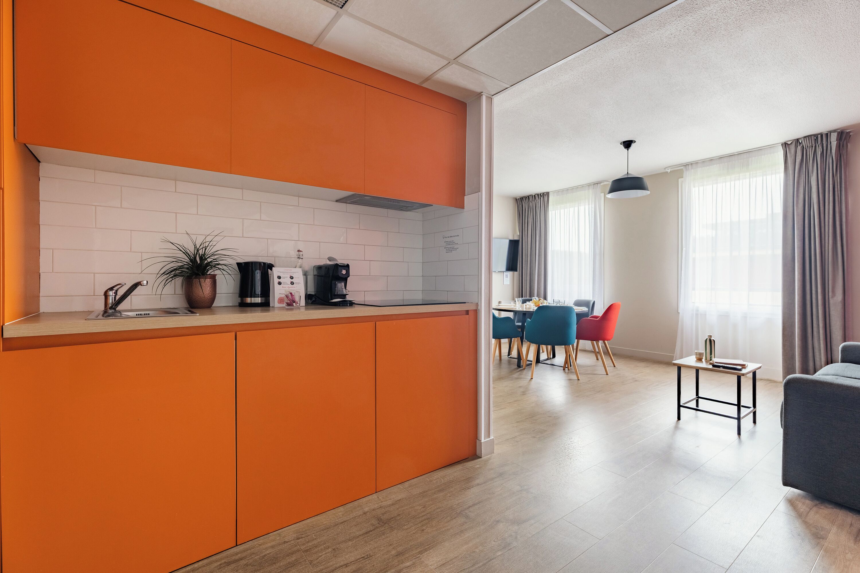Appartement T3 | Cuisine privée | Réfrigérateur, micro-ondes, plaque de cuisson, cafetière/bouilloire