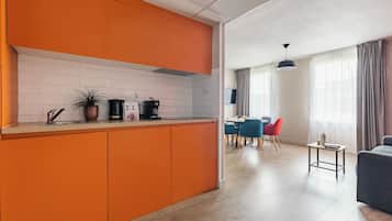 Appartement T3 | Cuisine privée | Réfrigérateur, micro-ondes, plaque de cuisson, cafetière/bouilloire