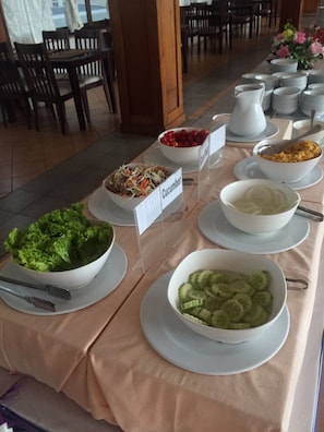 Buffet - Bel Aire Resort Phuket (Patong)