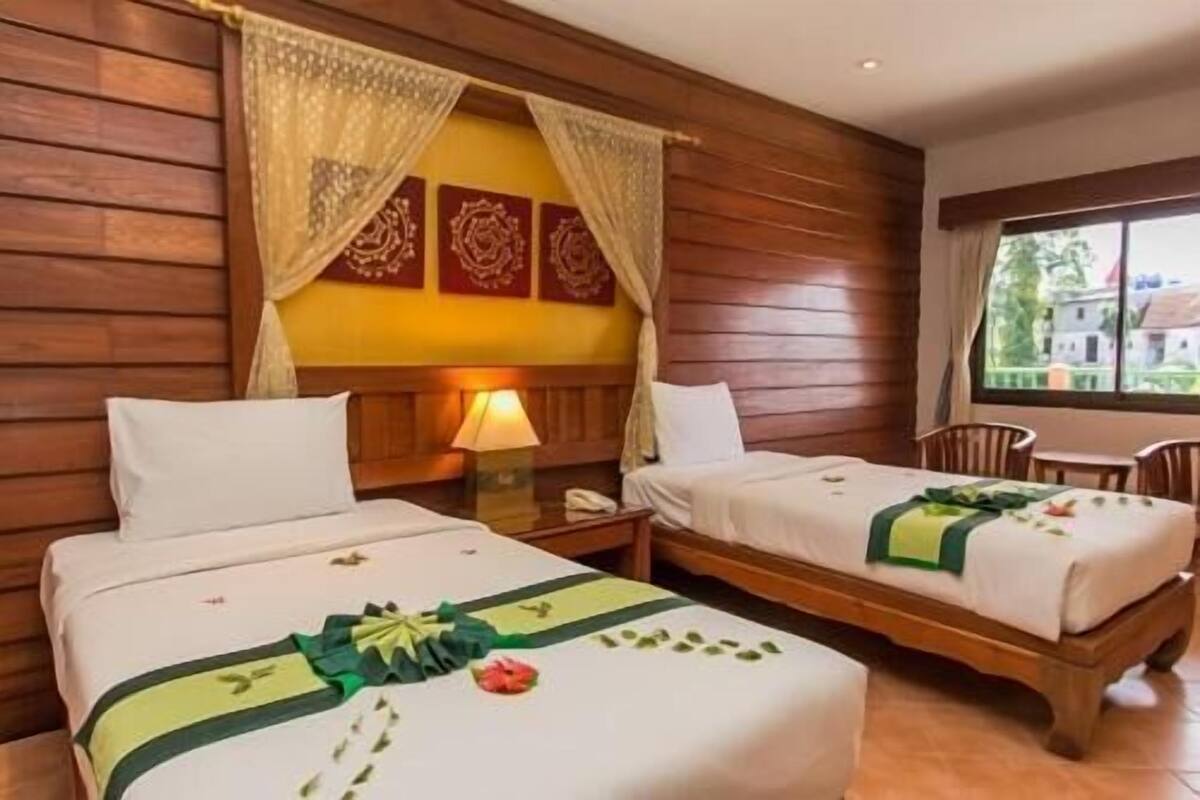 Minibar, két bảo mật tại phòng, bàn, màn/rèm cản sáng 