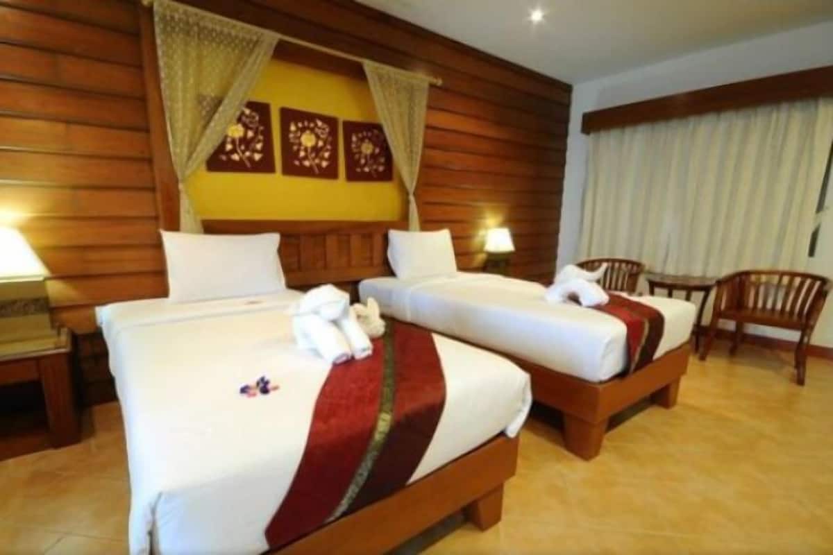 Superior Room Twin Bed | Minibar, két bảo mật tại phòng, bàn, màn/rèm cản sáng 