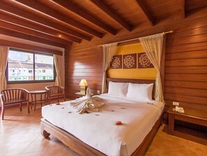 Superior Room Double Bed | Minibar, in-room safe, desk, blackout drapes - Bel Aire Resort Phuket (Patong)