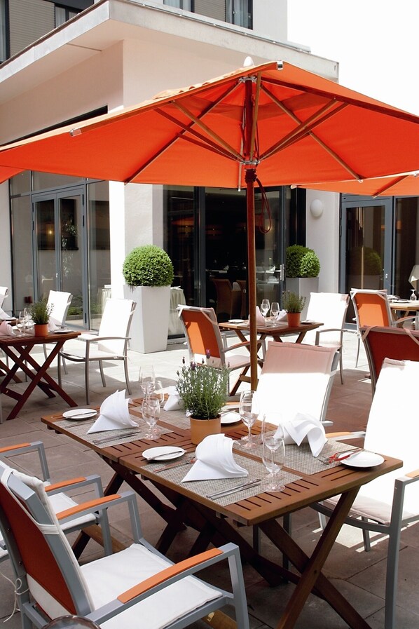 Terrace/patio - Lindner Hotel Hamburg Am Michel, part of JdV by Hyatt (Hamburg)