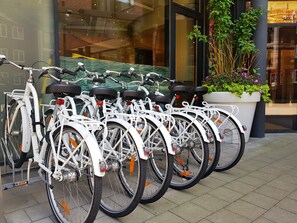 Bicycling - Lindner Hotel Hamburg Am Michel, part of JdV by Hyatt (Hamburg)