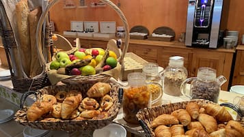 Daily buffet breakfast (EUR 14 per person)