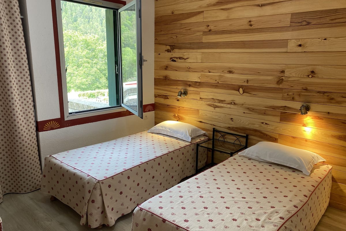 Economy Room, 2 Single Beds | In-room safe, desk, laptop workspace, soundproofing