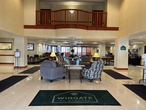 Lobby sitting area - Wingate By Wyndham Peoria (Peoria)