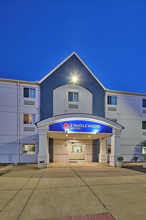 Exterior - Candlewood Suites Grand Prairie by IHG (Peoria)