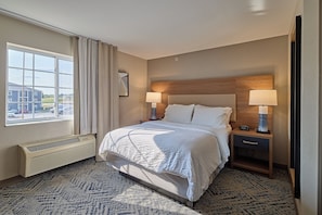 Studio Suite, 1 Queen Bed | 1 bedroom, desk, iron/ironing board, free WiFi
