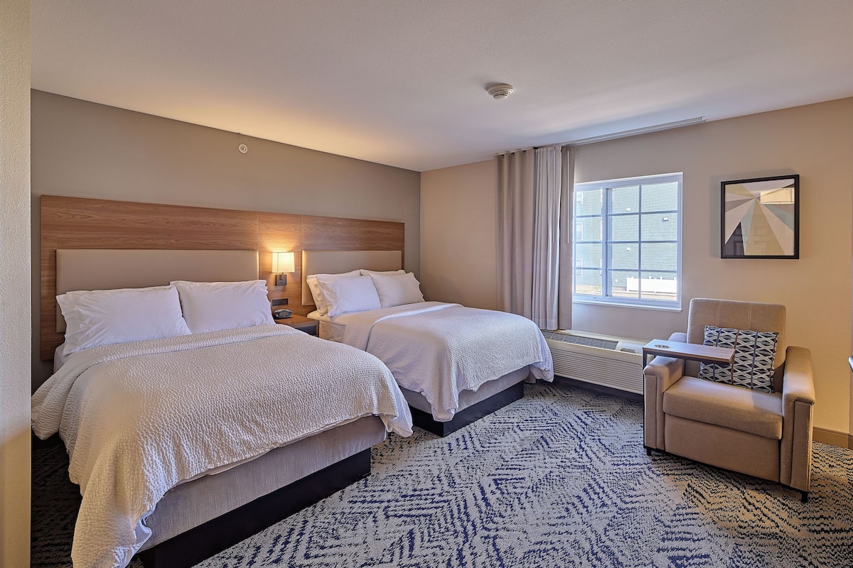 Studio Suite, 2 Double Beds | 1 bedroom, desk, iron/ironing board, free WiFi