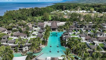 Außenpool, Liegestühle