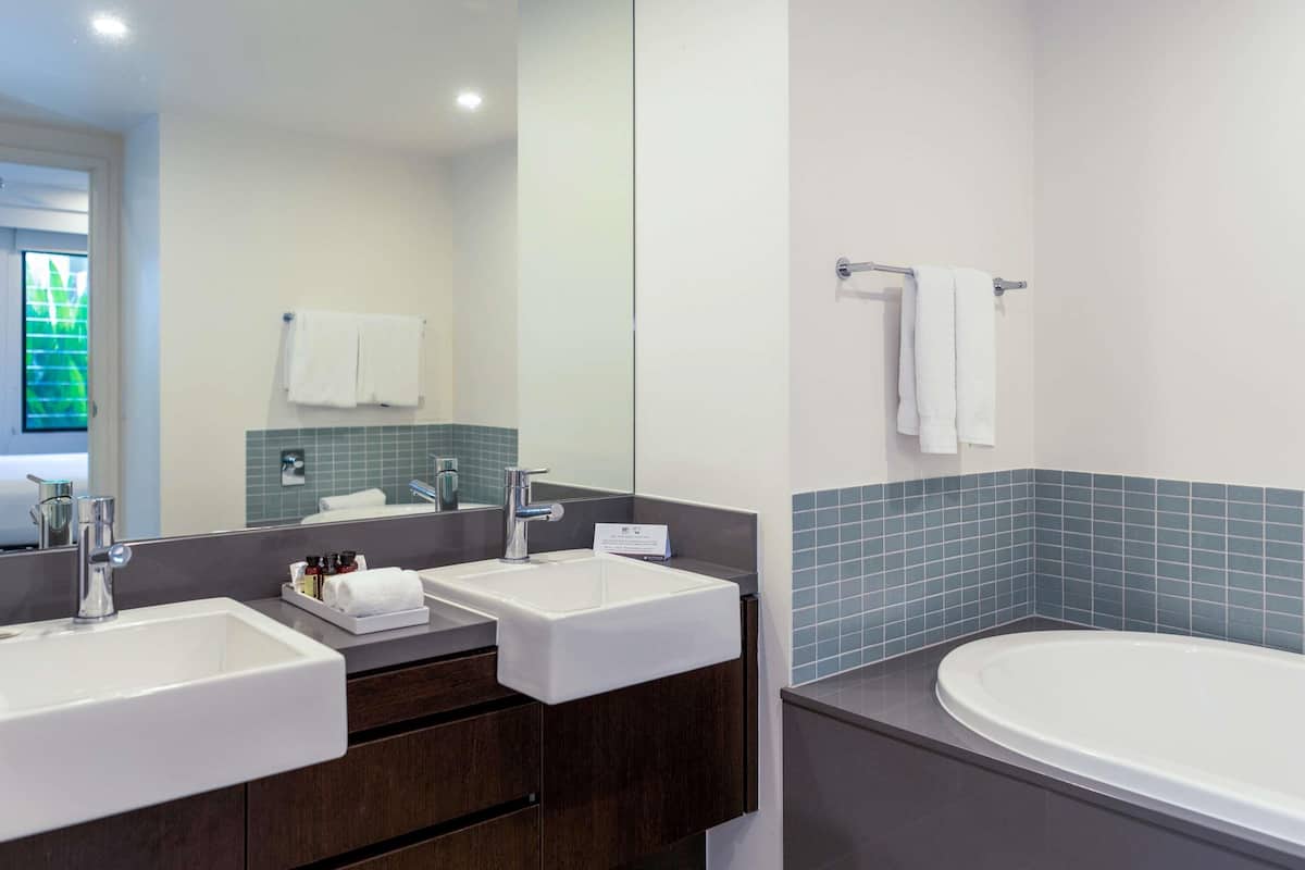 1 bedroom, premium bedding, minibar, in-room safe