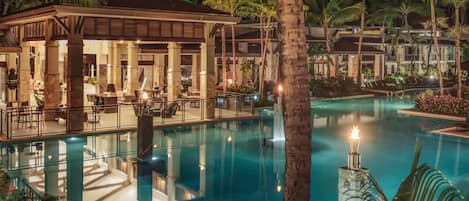Breakfast, lunch, dinner served; pool views