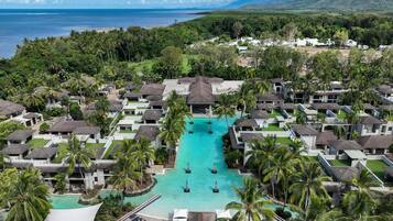 Outdoor pool, sun loungers