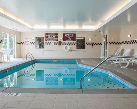 Comfort Suites Southport - Image 1