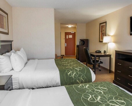 Comfort Suites Southport - Image 40
