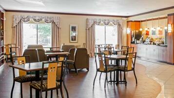 Petit déjeuner en libre-service compris tous les jours